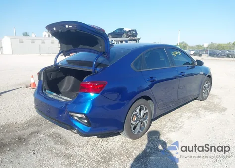 2021 Kia Forte Lxs z USA, uszkodzony, nr VIN 3KPF24AD7ME412992